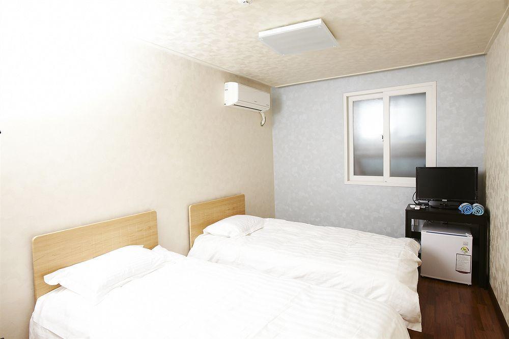סיאול 24 Guesthouse Myeongdong Avenue מראה חיצוני תמונה